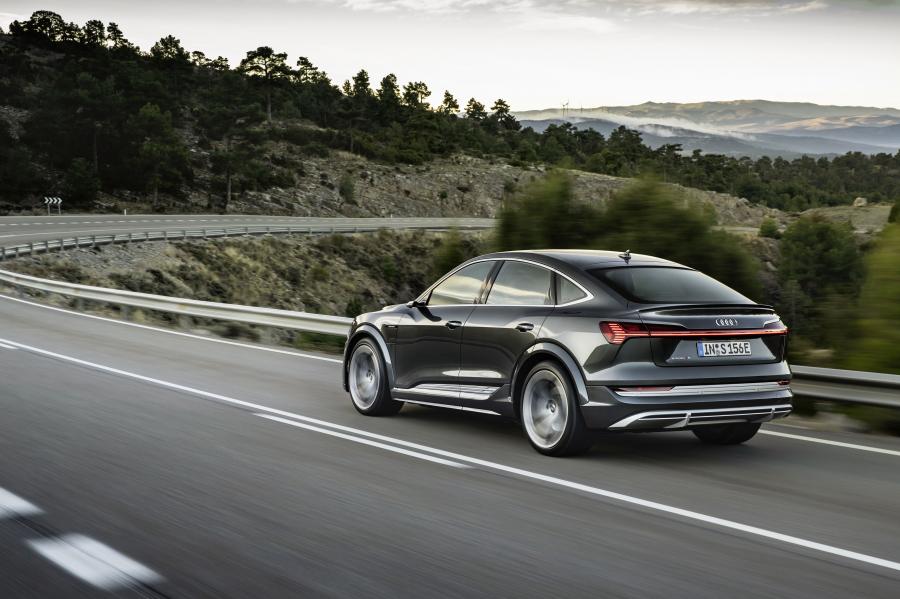  Audi e-tron S Sportback 2020 года  (WW) (фото 12 из 77)
